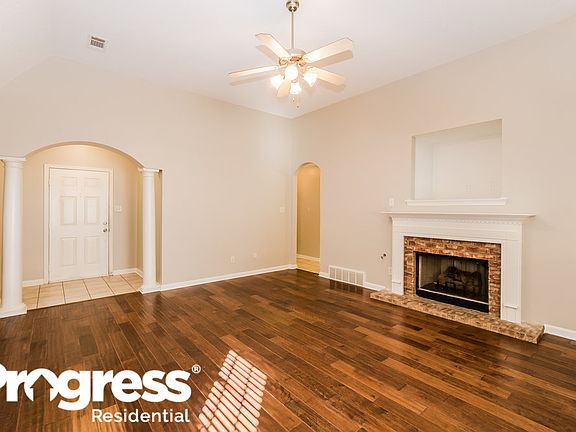 3rd image of 170 Garden Springs Dr