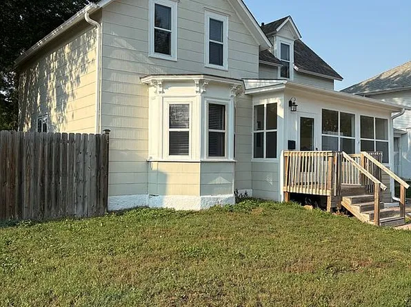 804 E 6th St, Dell Rapids, SD 57022
