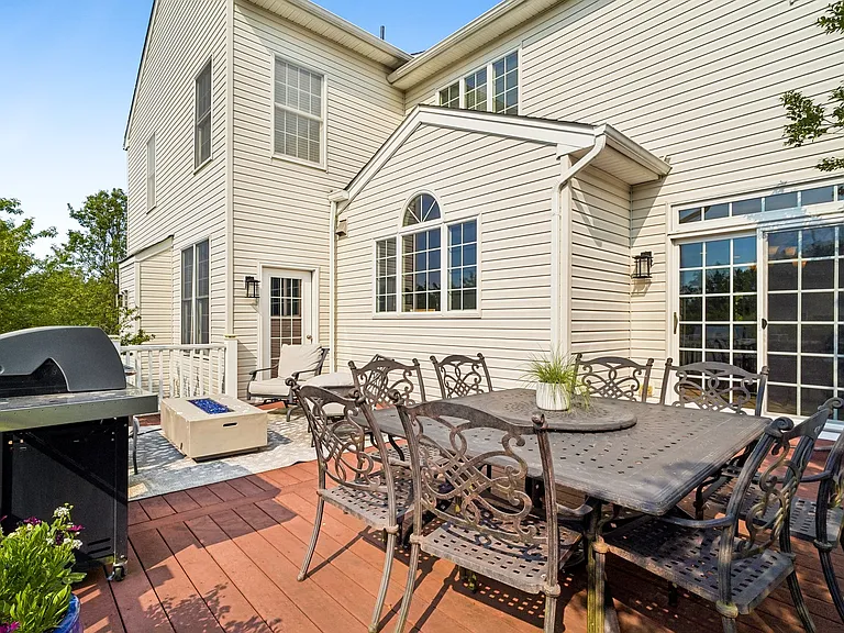 3 Balmoral Dr — Photo 16