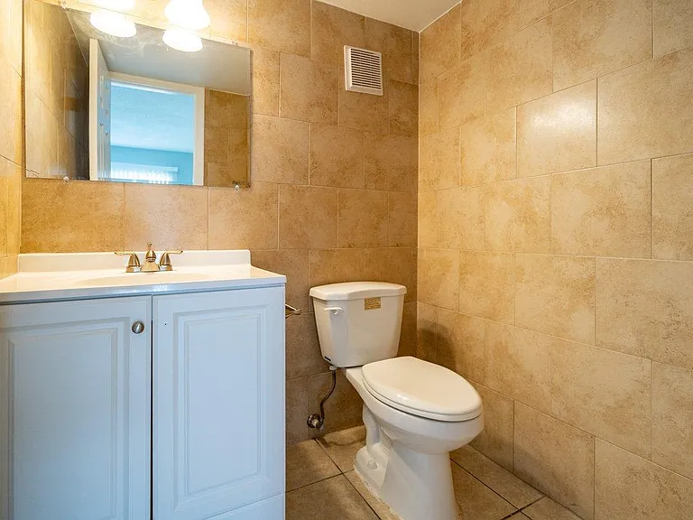 604 Ixoria Ave #B2 — Photo 6