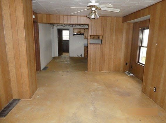 4th image of 321 N Chiles St