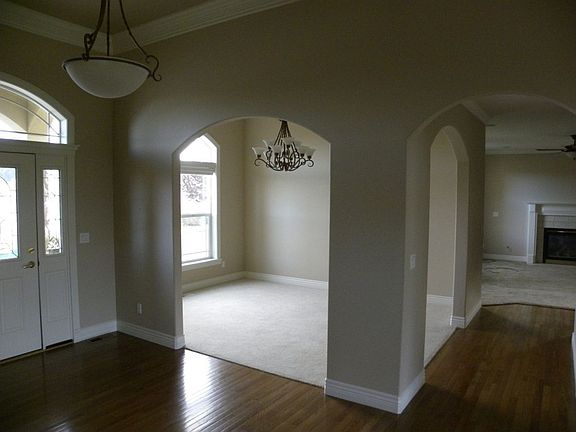 3rd image of 1295 Chardonnay Dr
