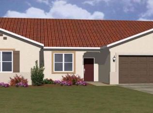 450 Camelia Ave, Sanger, CA 93657