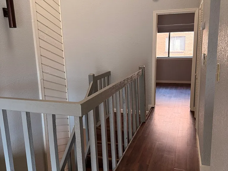 1563 Riverside Dr — Photo 9