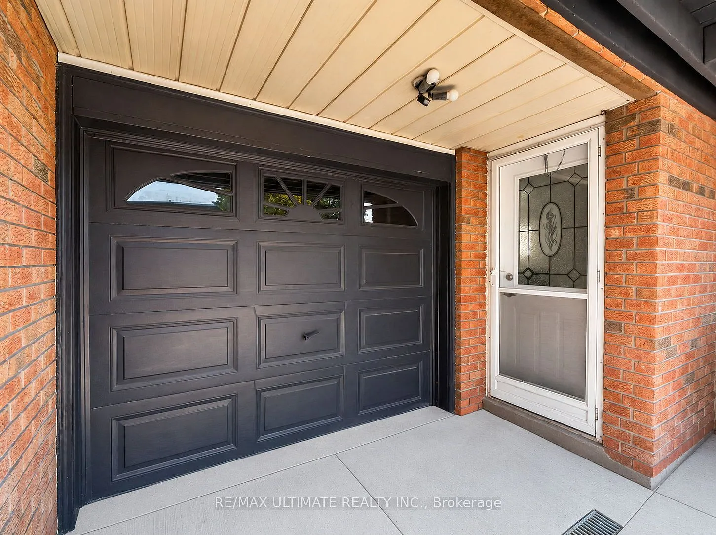 2 bed, $1,600 — Photo 3
