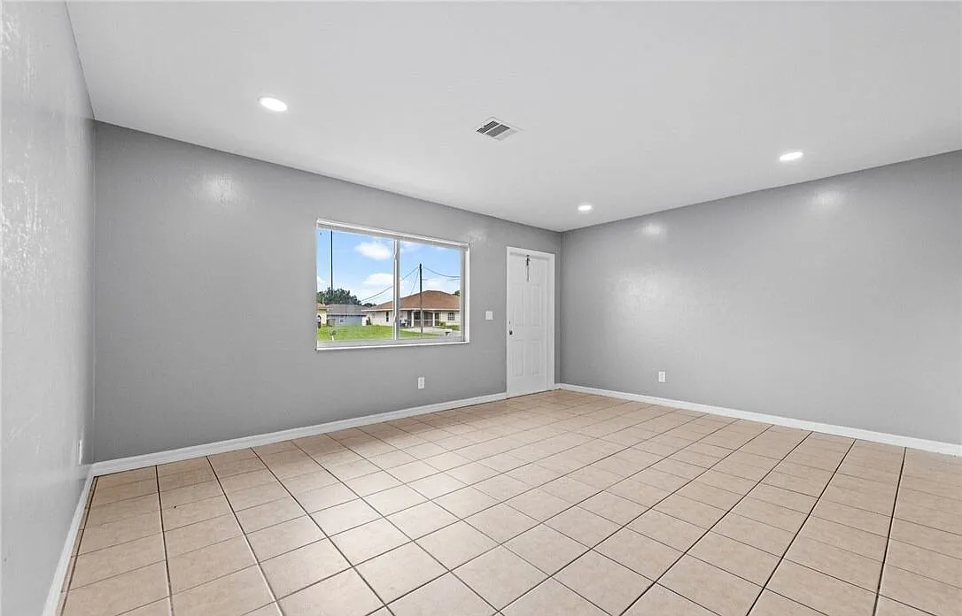 2 bed, 1.0 bath, 780 sqft, $1,350 — Photo 1