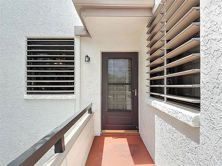 434 Palm Tree Dr #434 — Photo 5