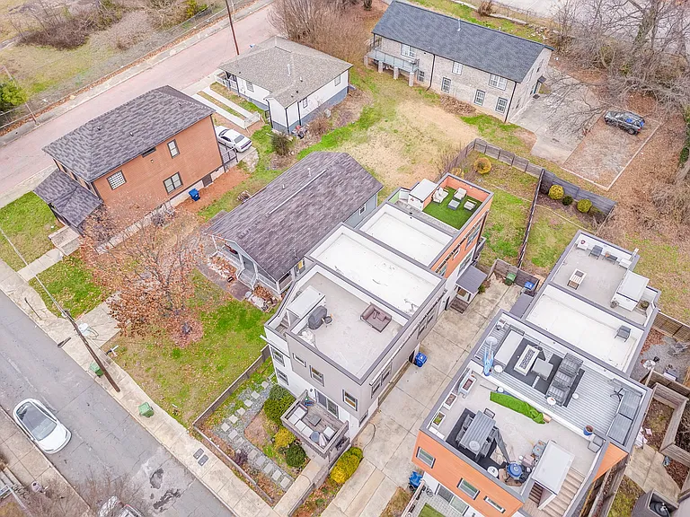 225 Crumley St SW — Photo 30
