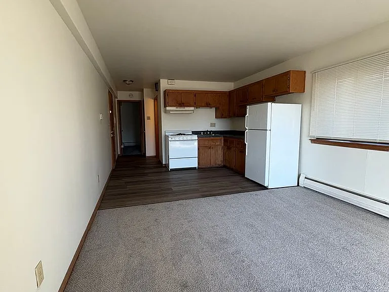 Lakeside Apartments — Photo 10