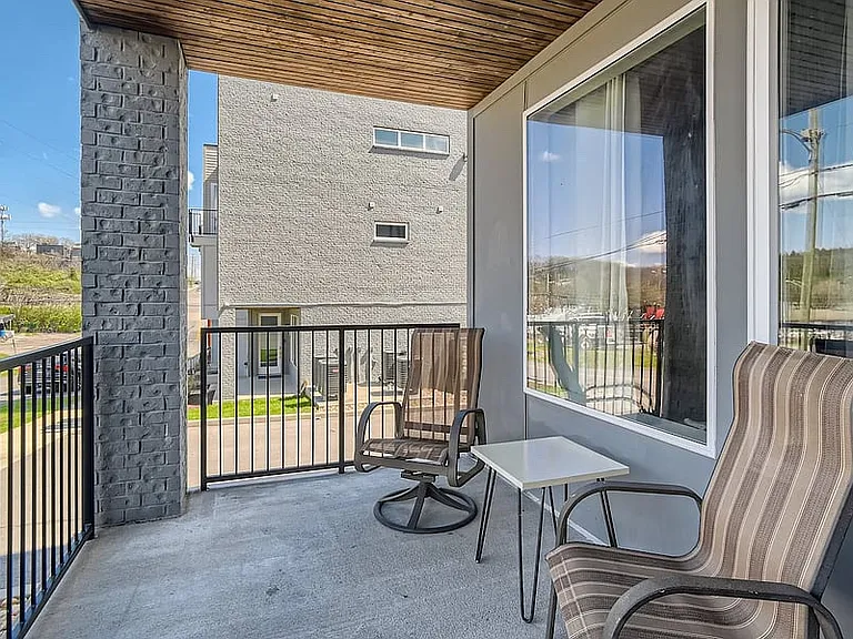 66 Fern Ave — Photo 42