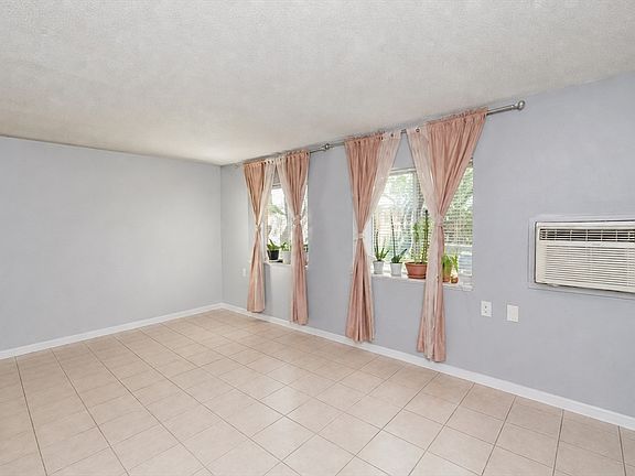 3rd image of 2 Universal St APT 4