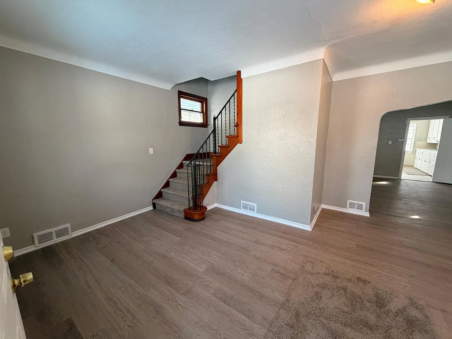 3 bed, 1229 sqft, $1,150 — Photo 2