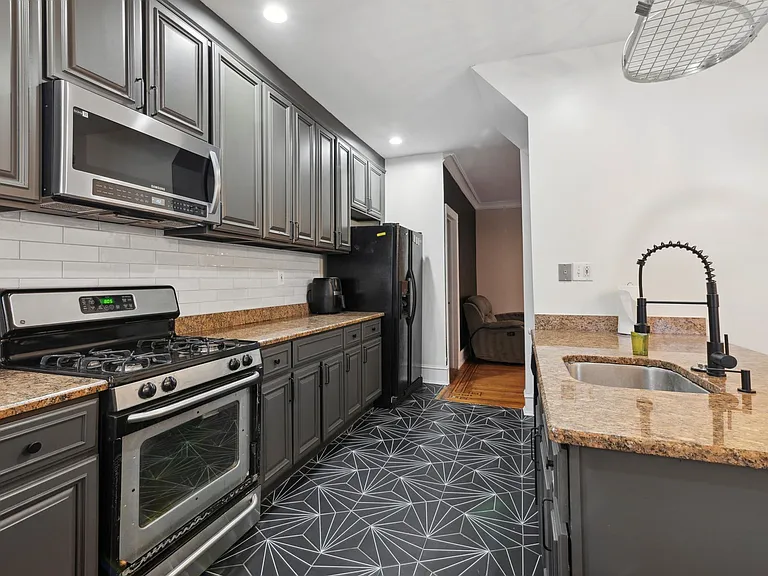 5400 Woodcrest Ave — Photo 7