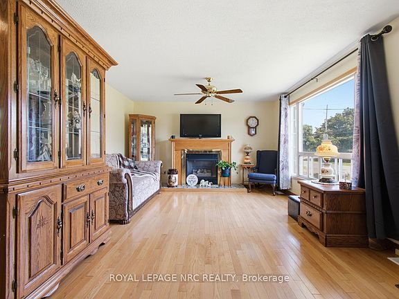 5th image of 74 Dolphin St