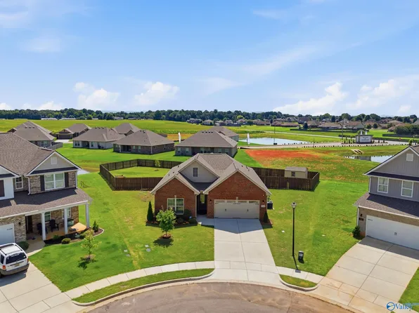 211 Goldie Ct, New Market, AL 35761