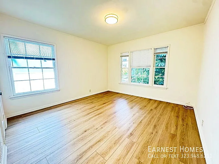 127 N Doheny Dr #127.5 — Photo 13