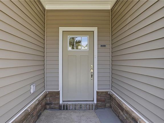 3rd image of 1301 Regal Rd #A