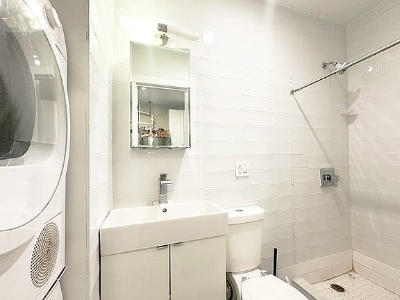 4th image of 55 Spring St APT 14