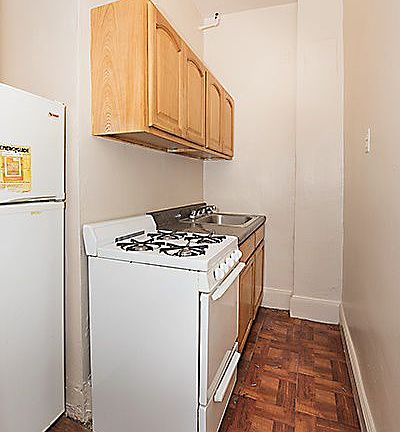 5th image of 30 Mt Morris Park W APT 3R