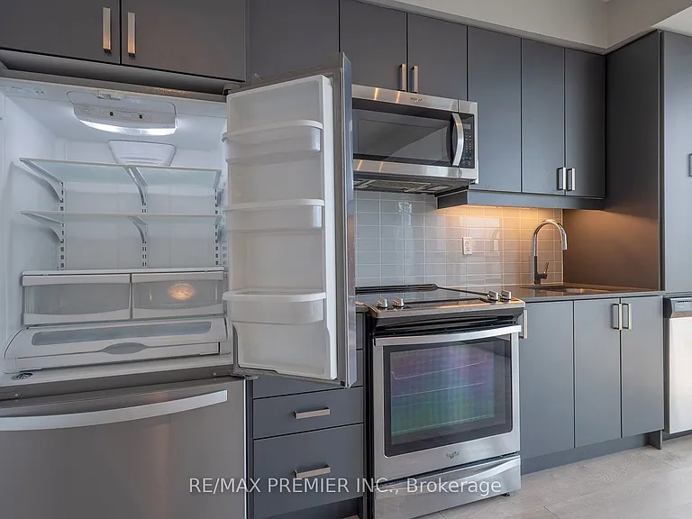 7895 Jane St #1906 — Photo 8