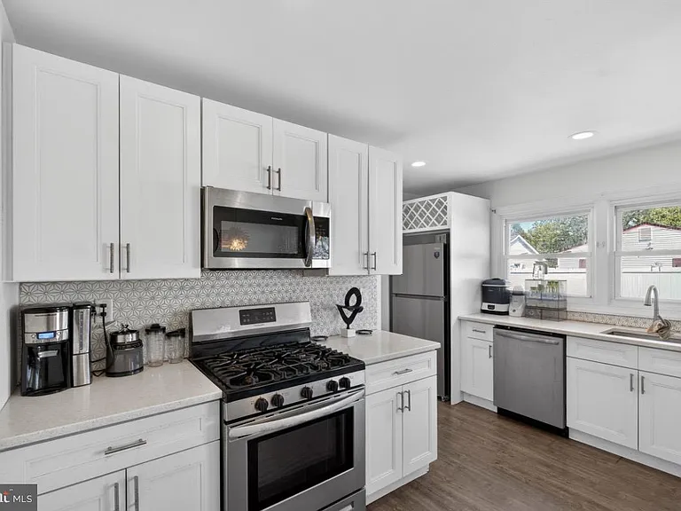 19 Earnshaw Ln — Photo 9