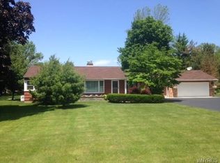 5665 McKee Rd, Newfane, NY 14108