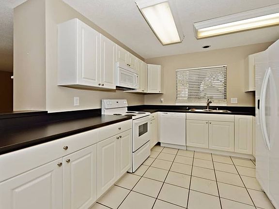 5th image of 9532 Pebble Glen Ave