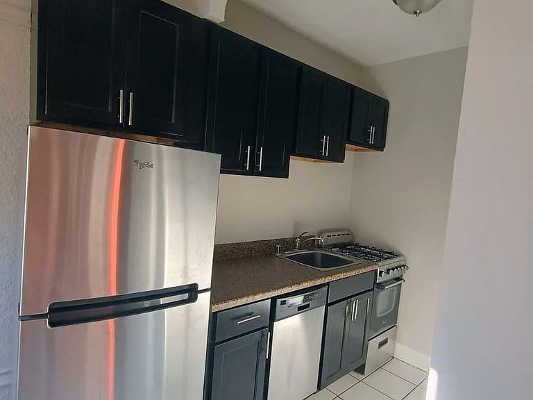 5439 W Martin Dr — Photo 9