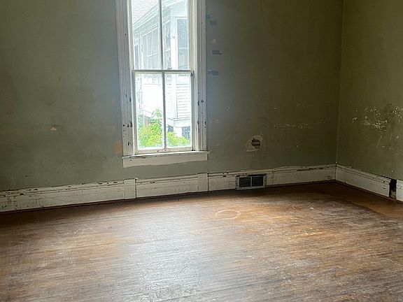 5th image of 1664 Tonti St