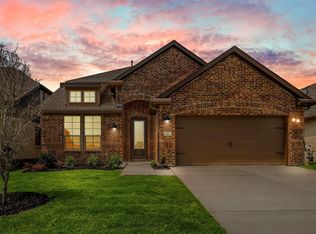 540 Chambers Way Dr, Red Oak, TX 75154