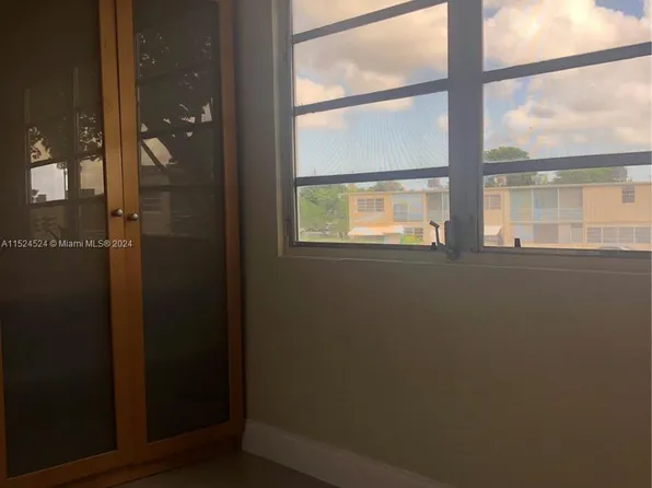 130 NE 202nd Ter APT S22, Miami Gardens, FL 33179