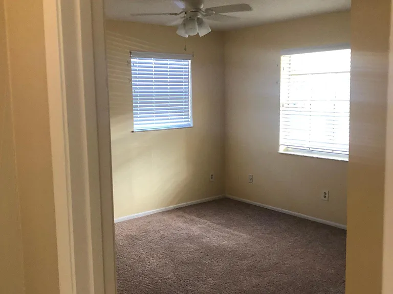 235 SE Norfolk Blvd — Photo 5
