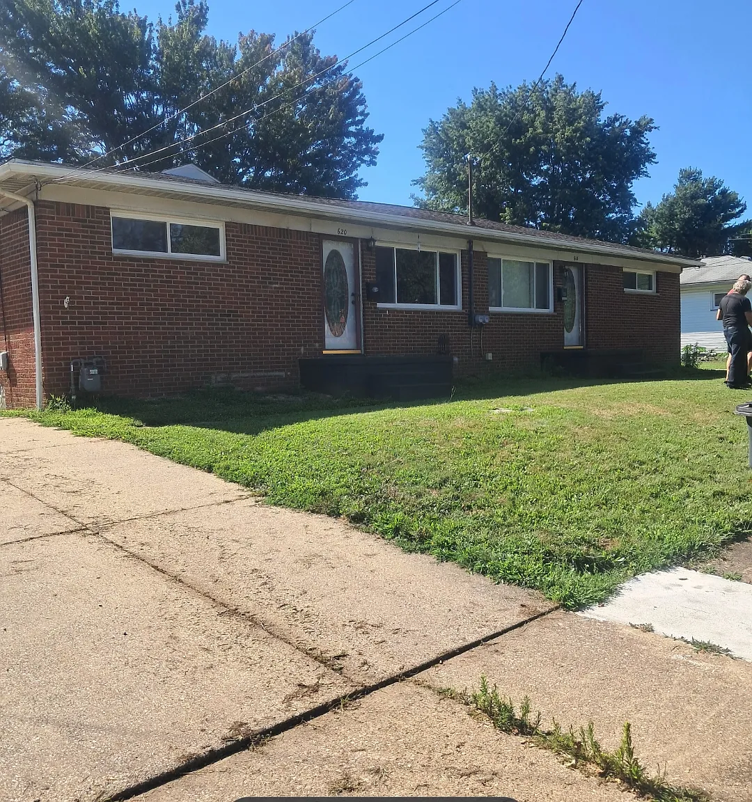 618 & 620 Lansing Rd — Photo 1