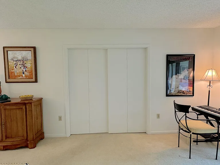 9 Stratford Dr E #B — Photo 7