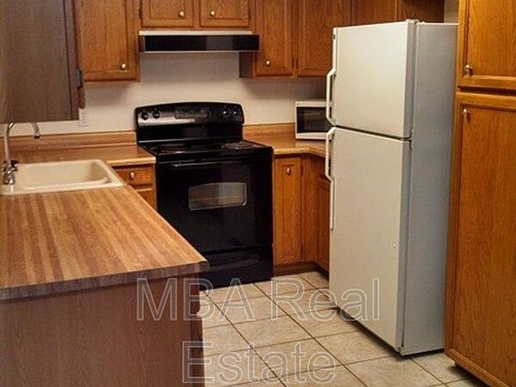 2nd image of 2211 E Forge Ave