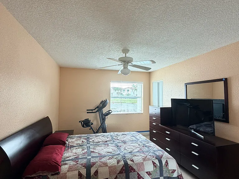 721 SW 113th Ave #721 — Photo 11