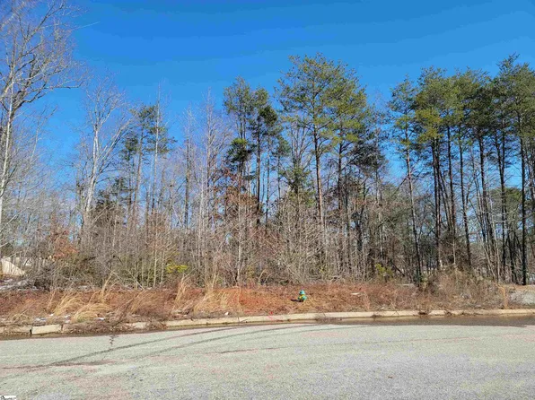 27 Barnett Valley Ct, Travelers Rest, SC 29690