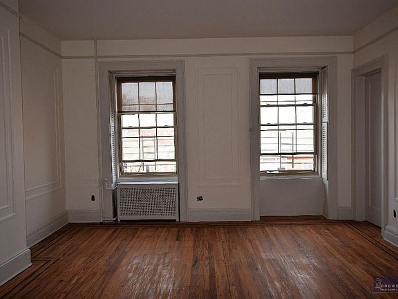 3rd image of 212 Union St APT 4