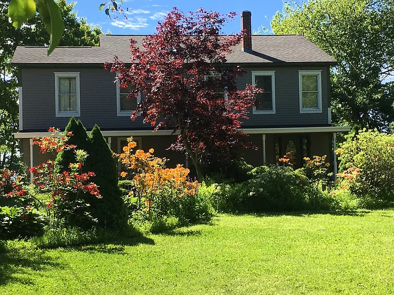 383 Lower Flying Point Rd — Photo 4