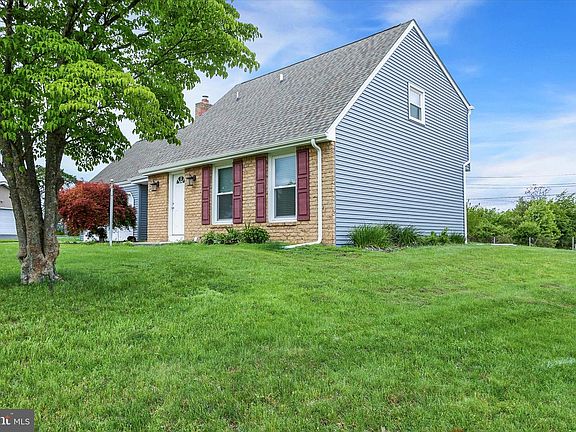 4th image of 429 N Scenic Rd