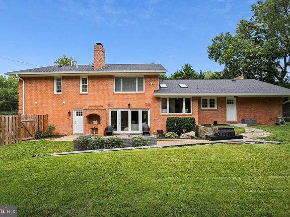 5th image of 9814 Connecticut Ave
