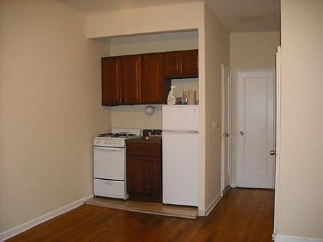 2nd image of 1594 3rd Ave Frnt 2