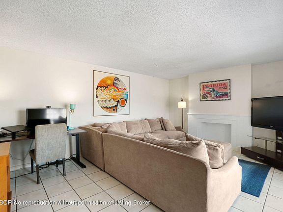 4th image of 312 Lake Arbor Dr #312