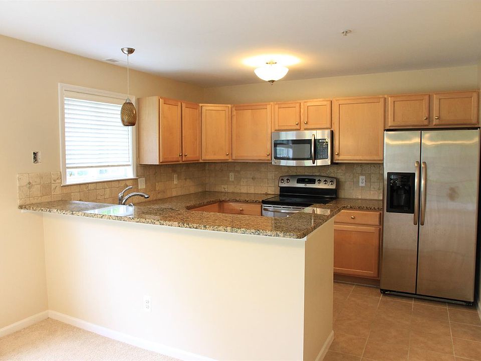 1st image of 2868 Barclay Way