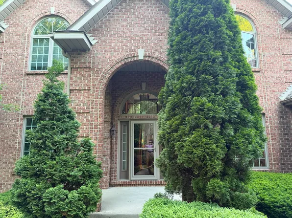 3314 Cardinal Ln, Spring Grove, IL 60081