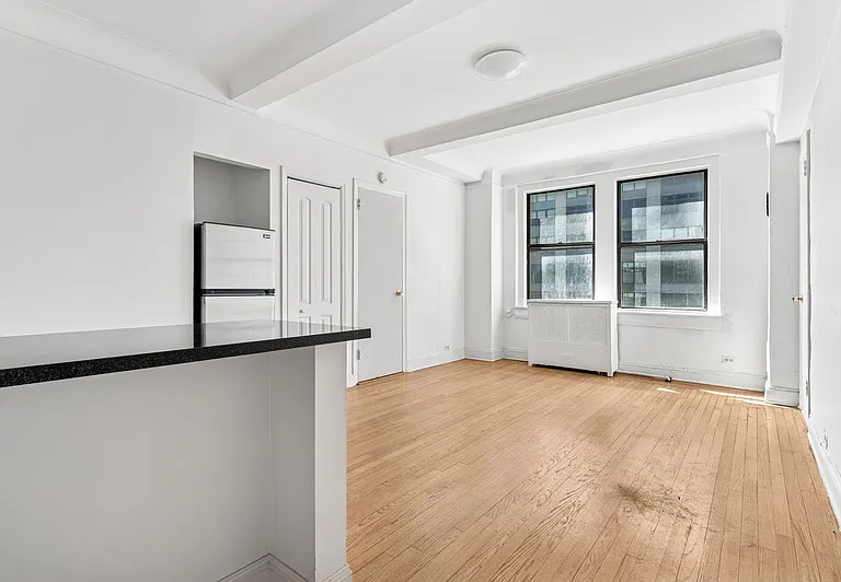 440 W 34th St #10D — Photo 2