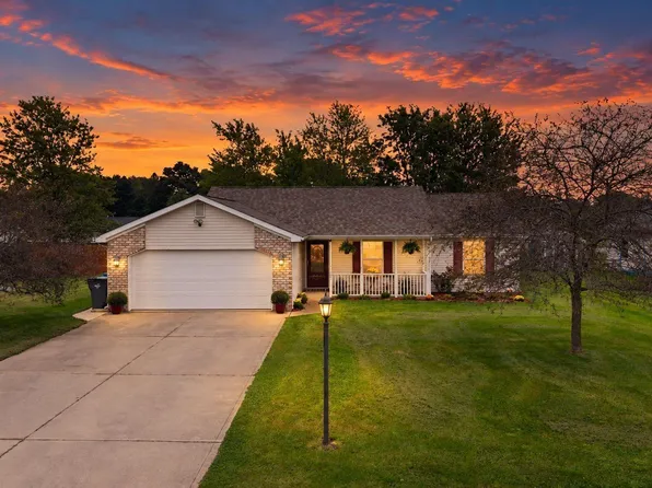 103 N Rebecca St, Claypool, IN 46510