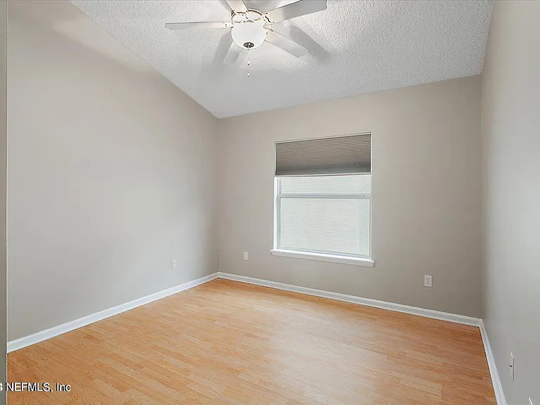 1212 Coghill Cir — Photo 13