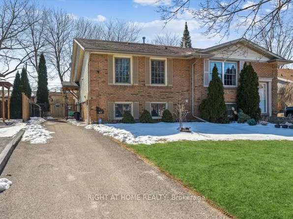 4 1/2 Leaside Dr, Saint Catharines, ON L2M 4G5