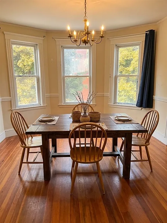 3 bed, 1.0 bath, 1113 sqft, $3,200 — Photo 2